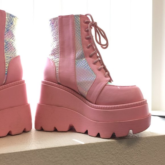 PRE LOVED Cape Robbin -Pink Poison Platforms Boots PNK/6- SH231 - Picture 4 of 7